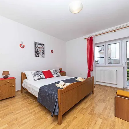 Apartment In 7406 Trogir