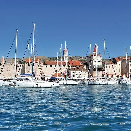 Apartment In 7406 Trogir